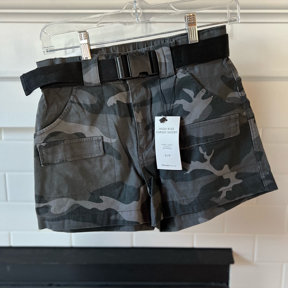 Bluenotes High Rise Cargo Shorts in Black 🆕